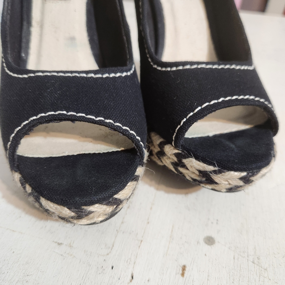 American Rag Black and Tan Platform Heels - Picture 6 of 14